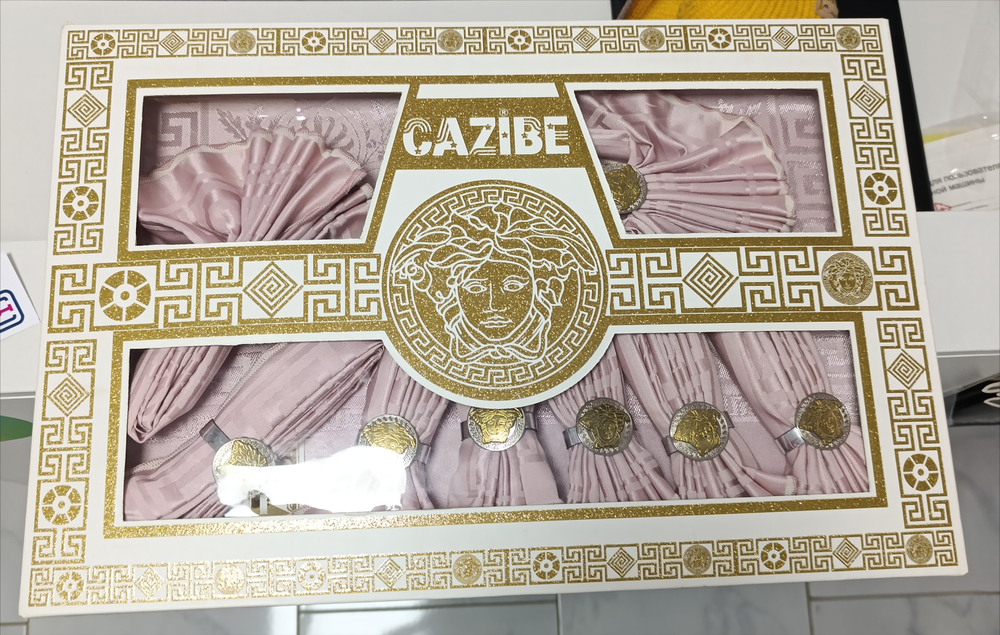 Набор подарочного текстиля CAZIBE | Скатерть с 8 салфетками и кольцами