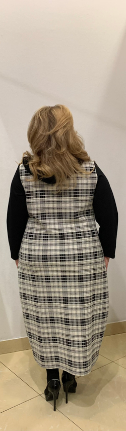 Приталенное комбинированное платье на молнии