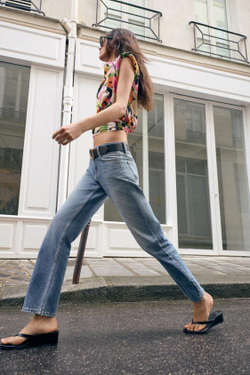 ZARA ДЖИНСЫ Z1975 SLIM СО СРЕДНЕЙ ПОСАДКОЙ И РЕМНЕМ, ВЫЦВЕТШИЙ СИНИЙ