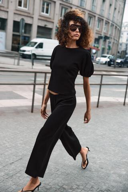 ZARA ТОП С ОБЪЕМНЫМИ РУКАВАМИ, ЧЕРНЫЙ