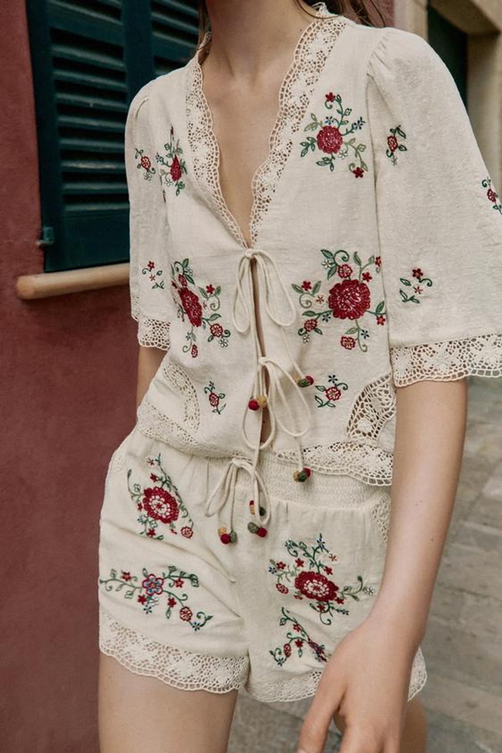 ZARA ТОП С ВЫШИВКОЙ, ЭКРЮ