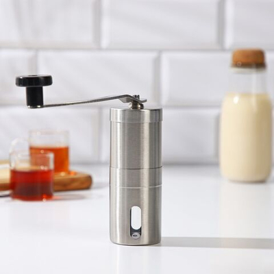 Механическая кофемолка с керамическим механизмом Magistro Rodeo (6х6х16,5 см) (Цвет: не задано)