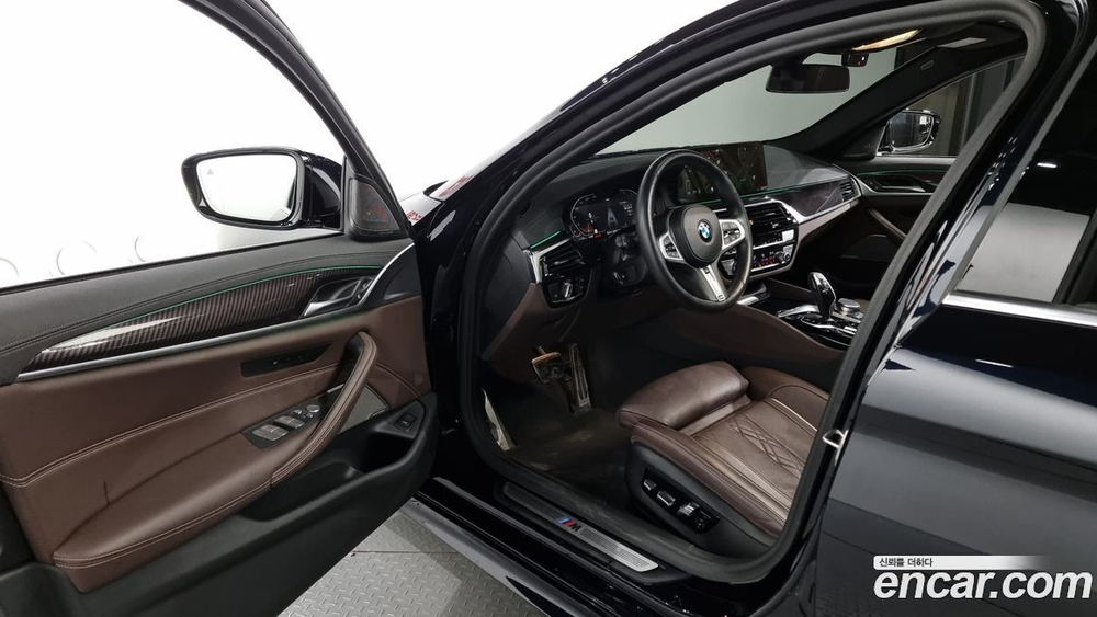 BMW 5 Series (G30) 530i M Sports (07.2021)