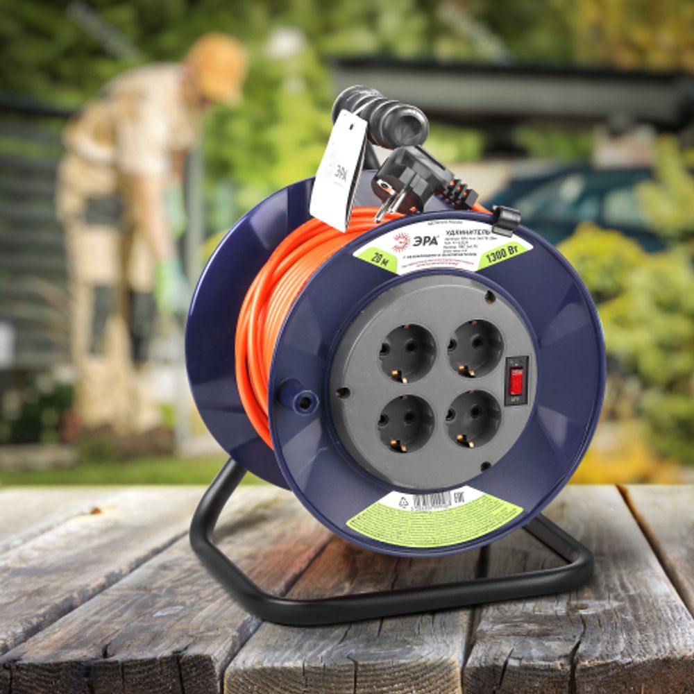 Удлинитель силовой ЭРА RPx-4es-3х0.75-20m на пластиковой катушке c заземлением 4 розетки 20м ПВС 3х0.75мм2 | Силовые удлинители