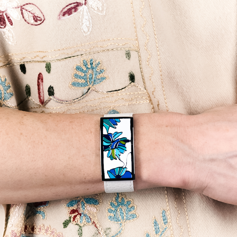 Браслет Fiore Luna на белом кожаном ремешке CB13599-1A