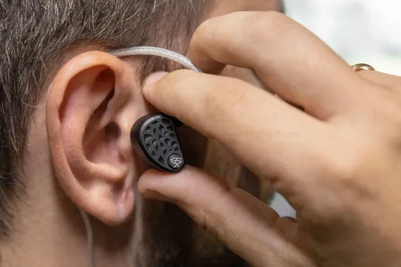 64 Audio U18s