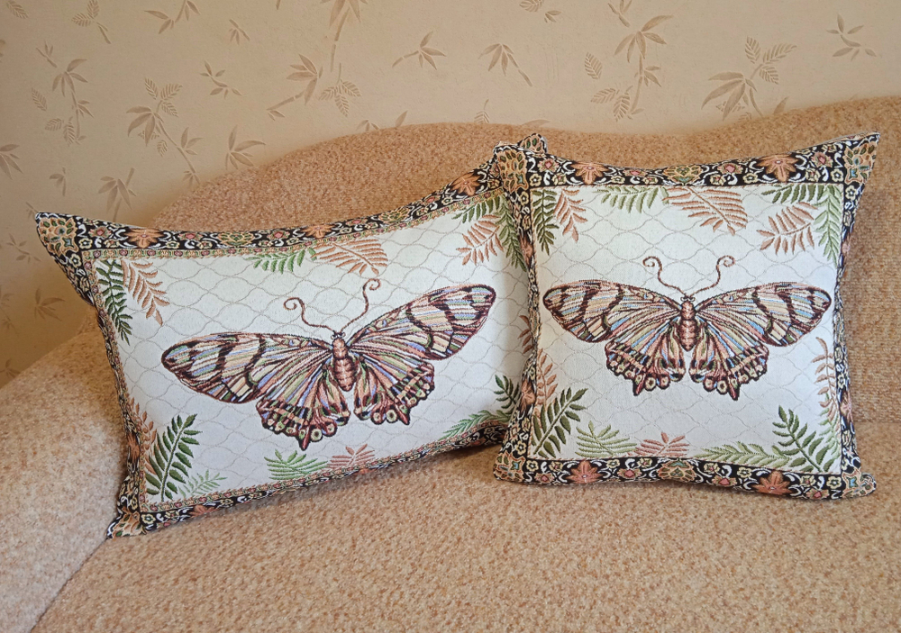 Декоративный гобеленовый чехол для интерьерной подушки Бабочка 47*68