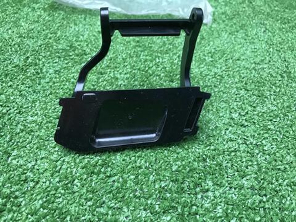 Кронштейн форсунки омывателя Audi A5 1 8T (11-16)