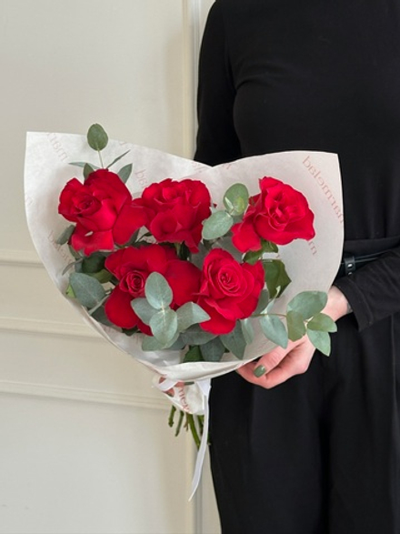 Букет из французских роз и эвкалипта