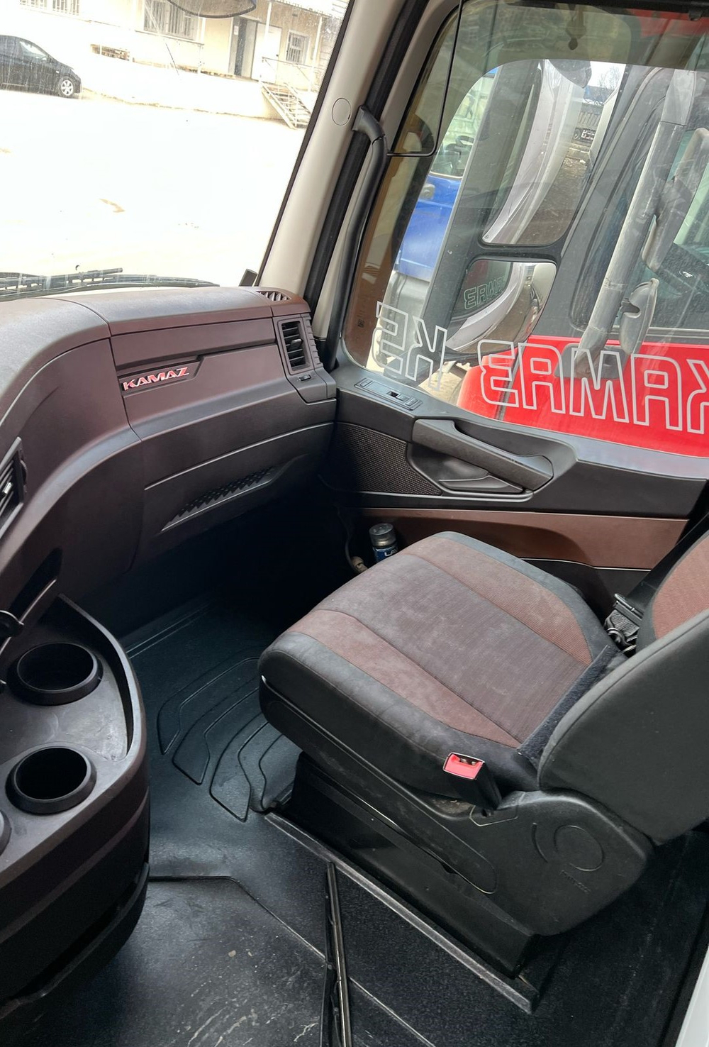 КамАЗ 54901 4x2 Седельный тягач 54901-92 АКПП (Дизельный, 12,0 л, 450 л.с., АТ)