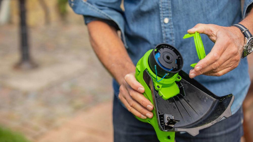 Аккумуляторный триммер Greenworks G24LT28K2, 24v, (2107107UA), 28 см, АКБ 2 А·ч и ЗУ