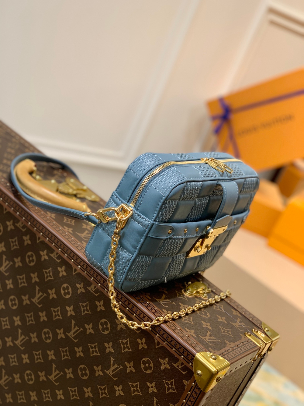 Louis Vuitton Troca MM