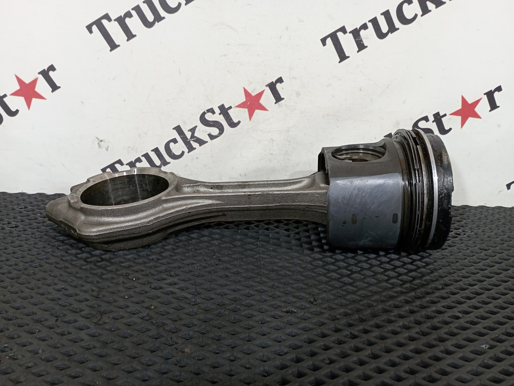 Поршень с шатуном