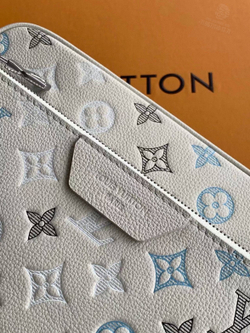 Сумка через плечо/мессенджер Louis Vuitton Trio