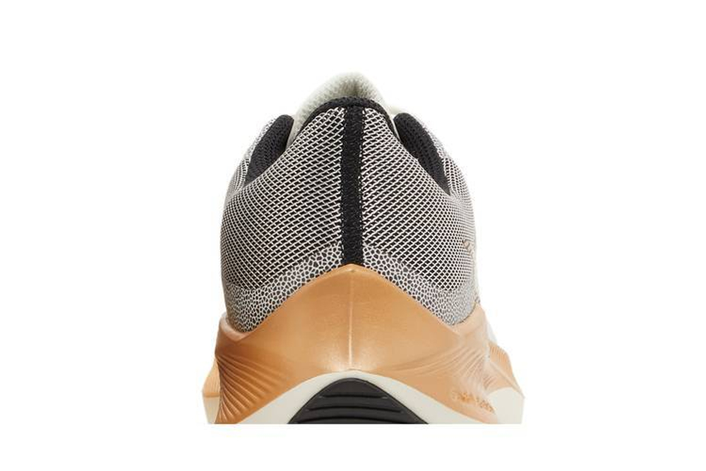 Кроссовки Nike Zoom Winflo 8 (Женская размерная сетка)