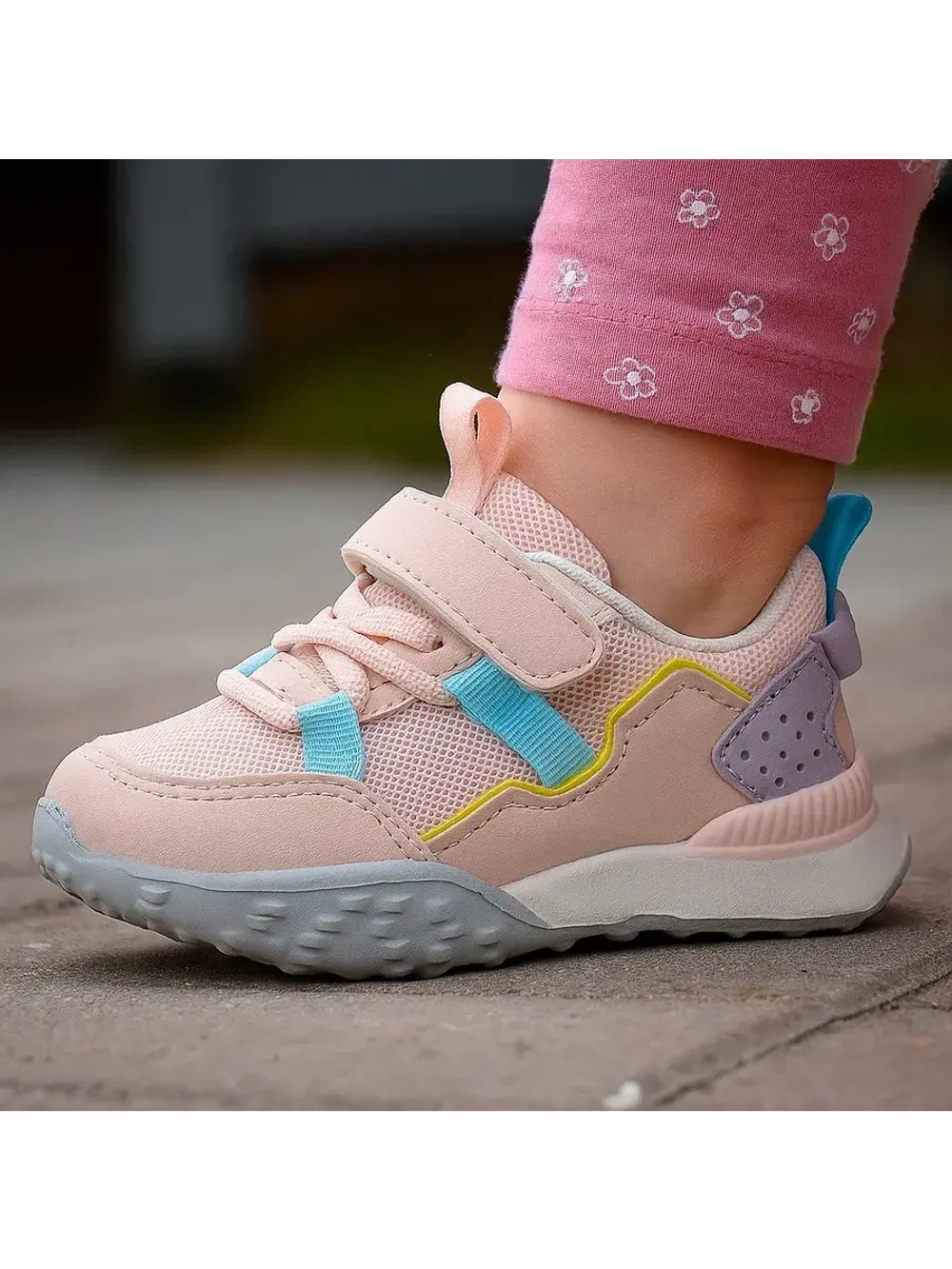 Кроссовки для девочки