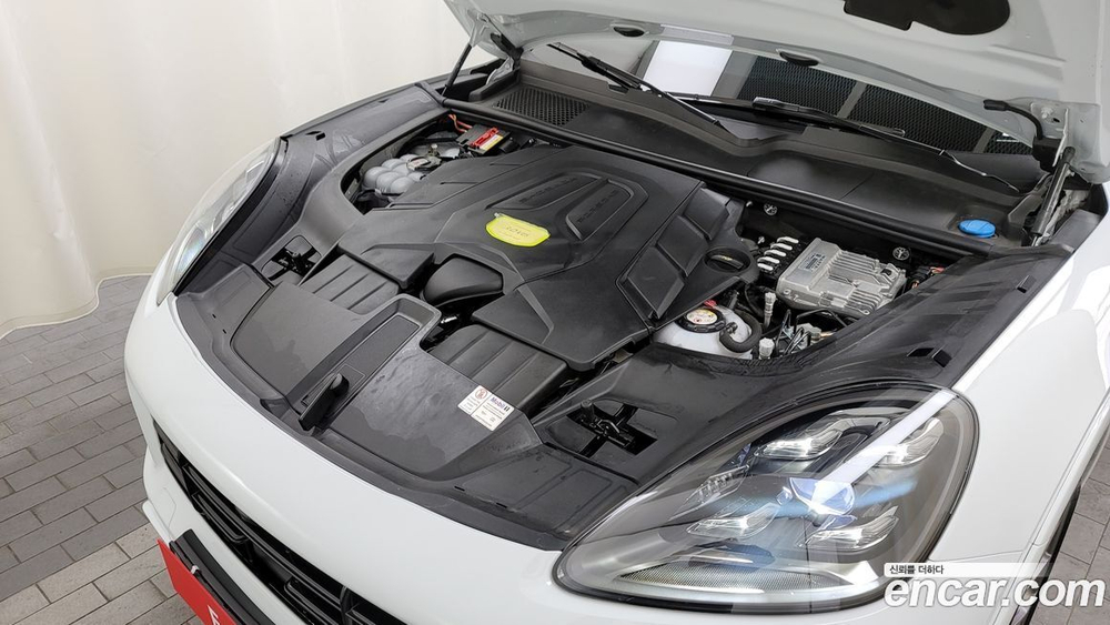 Porsche Cayenne (PO536) 3.0 E-Hybrid Coupe (02.2022)
