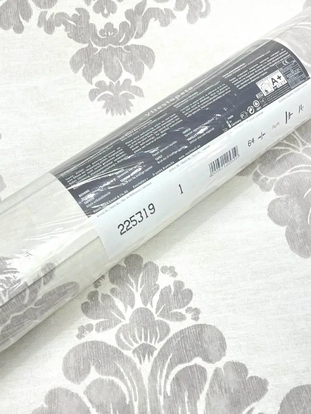 Обои чистый флизелин 225319 Comtesse Textil Германия