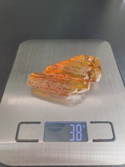 Копал молодой янтарь коллекционный 37 гр