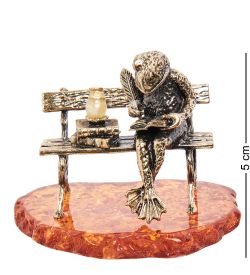 Народные промыслы AM-2146 Фигурка «Лягушка поэт» (латунь, янтарь)