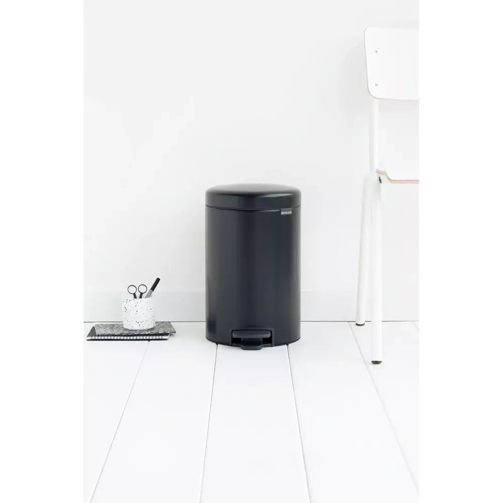 Brabantia - Контейнер для мусора NewIcon 12л черный / артикул   113741  / GTIN 8710755113741