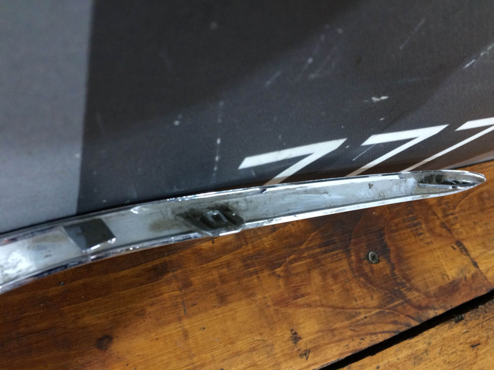 Молдинг заднего бампера Mercedes E (W213) 16-21 Б/У Оригинал A2138857001