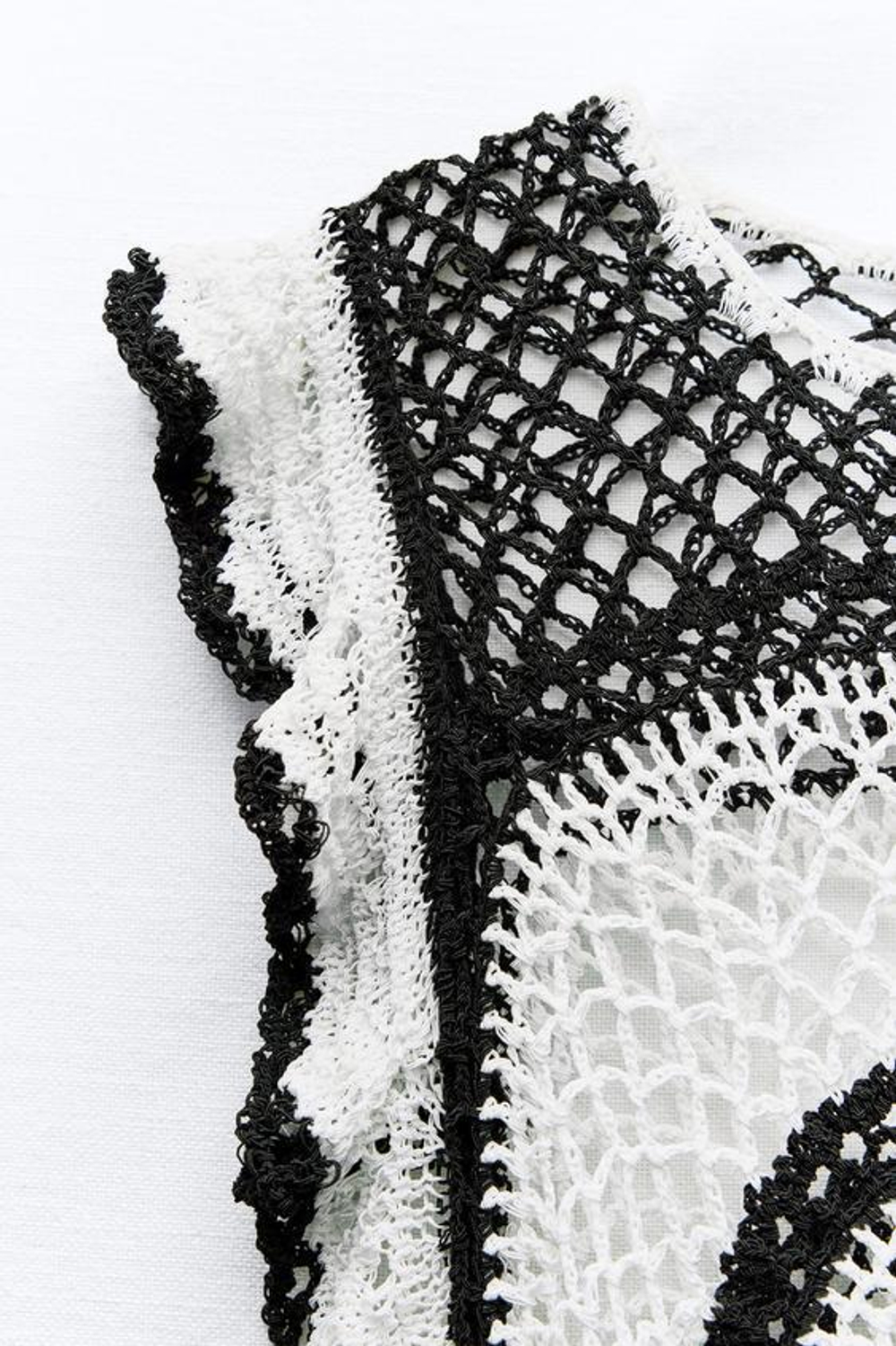 ZARA ТОП ИЗ КРУЖЕВА КРОШЕ С ВОЛАНАМИ, БЕЛЫЙ/ЧЕРНЫЙ