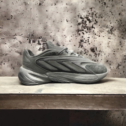 Adidas Ozelia • Black