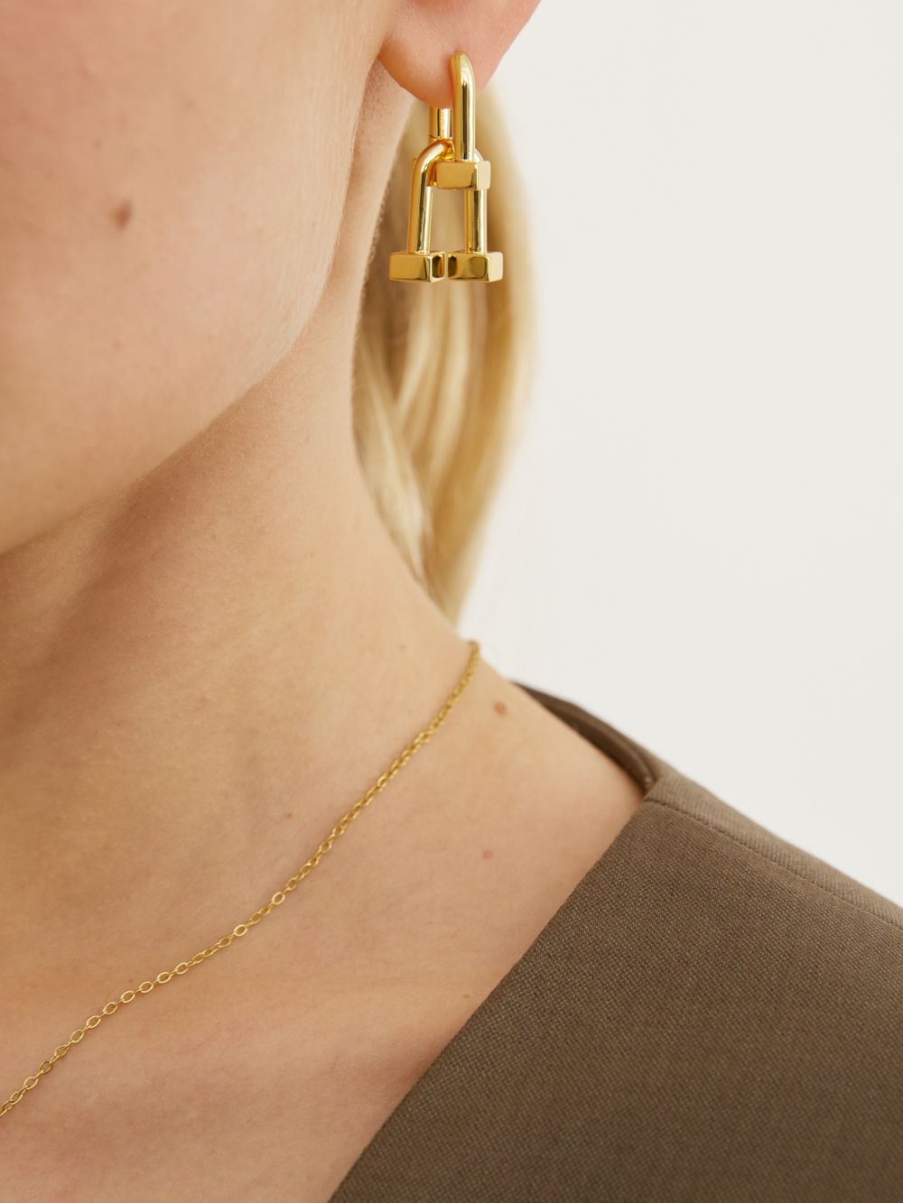 SMALL STATEMENT EARRINGS