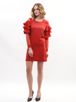 Платье с воланами на рукавах