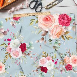 Ткань мембрана розы на голубом