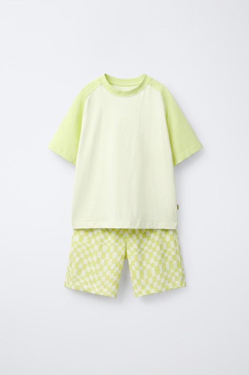 ZARA КОМПЛЕКТ ИЗ ФУТБОЛКИ И ШОРТОВ В ШАХМАТНУЮ КЛЕТКУ, ЛАЙМОВЫЙ