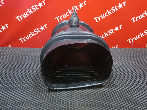 Патрубок воздушного фильтра 2018г