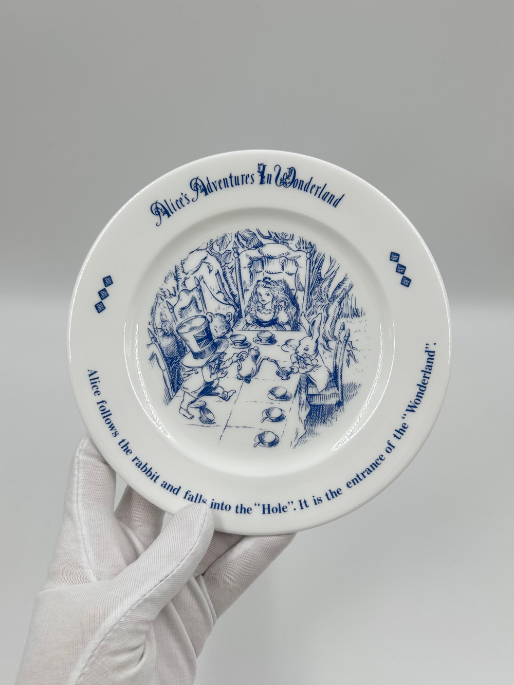Тарелка Алиса в Стране Чудес Yamaka