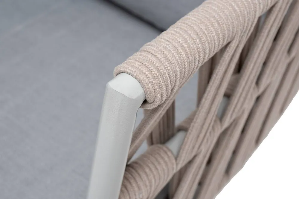 "Диего" кресло плетеное из роупа, каркас алюминий светло-серый (RAL7035) муар, роуп бежевый круглый, ткань светло-серая