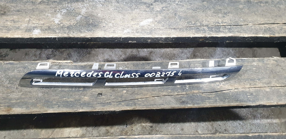 Молдинг решетки радиатора Mercedes GL GLS (X166) 15-19 Б/У Оригинал A1668881985