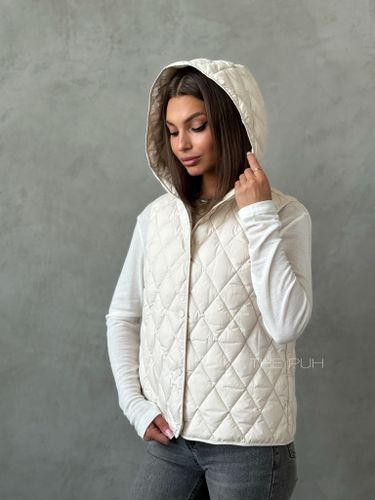 Бежевое шерстяное пальто с утепленным жилетом