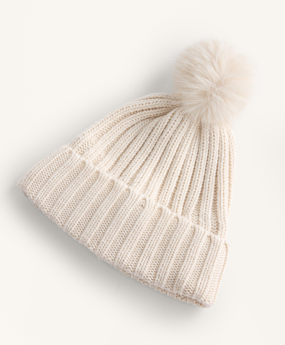 Oysho Вязаная шапка с помпоном, экрю
