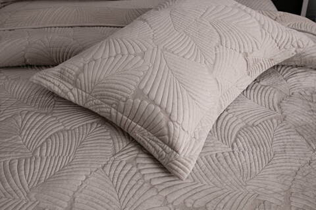 Покрывало 160х220 и наволочка 50х70 Sofi De MarkO Ноэль кремовое