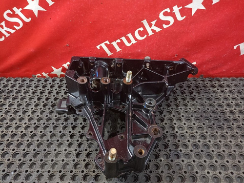 Кронштейн буксировочный левый