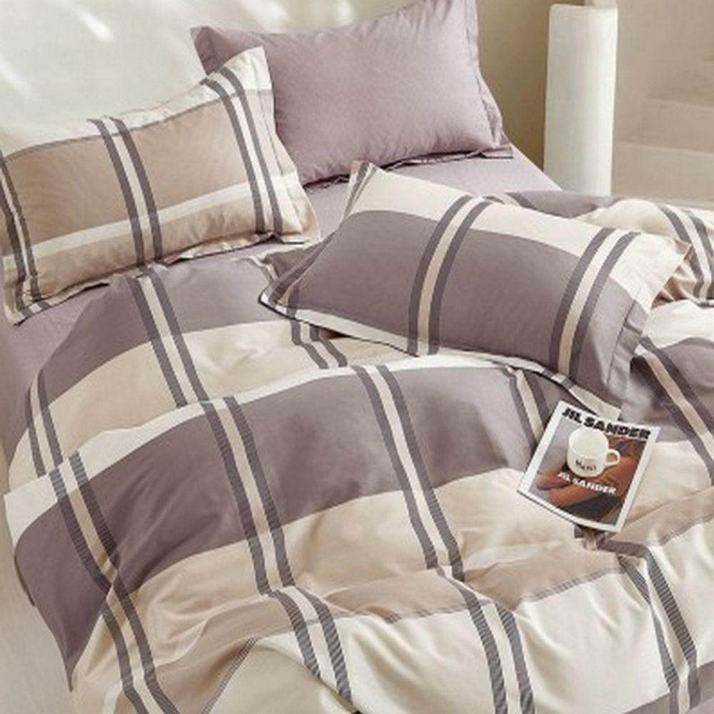 Комплект постельного белья "О. KLETKA TOP", сатин, 100% хлопок. Пододеяльник и наволочки на молнии!!! Комплект постельного белья "О. KLETKA TOP", сатин, 100% хлопок. Пододеяльник и наволочки на молнии!!!