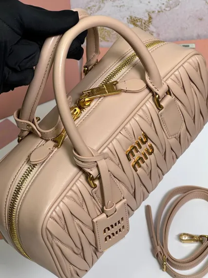 Сумка MIU MIU Arcadie matelassé из кожи наппа, пудровый