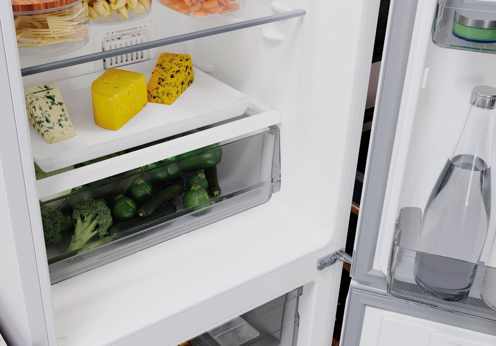 Холодильник HOTPOINT HT 4200 W