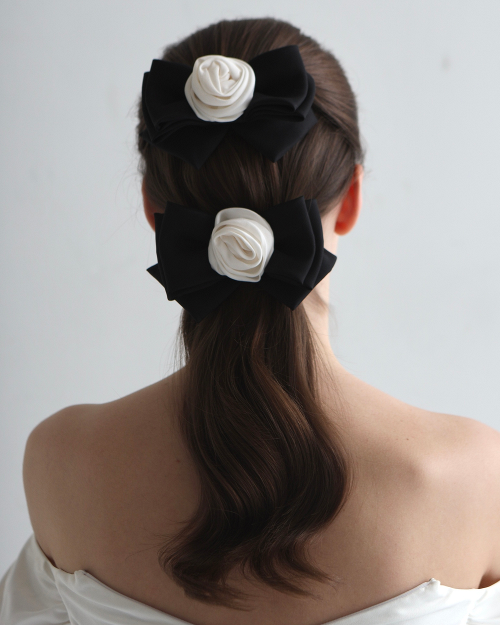 Бант с белой розой S