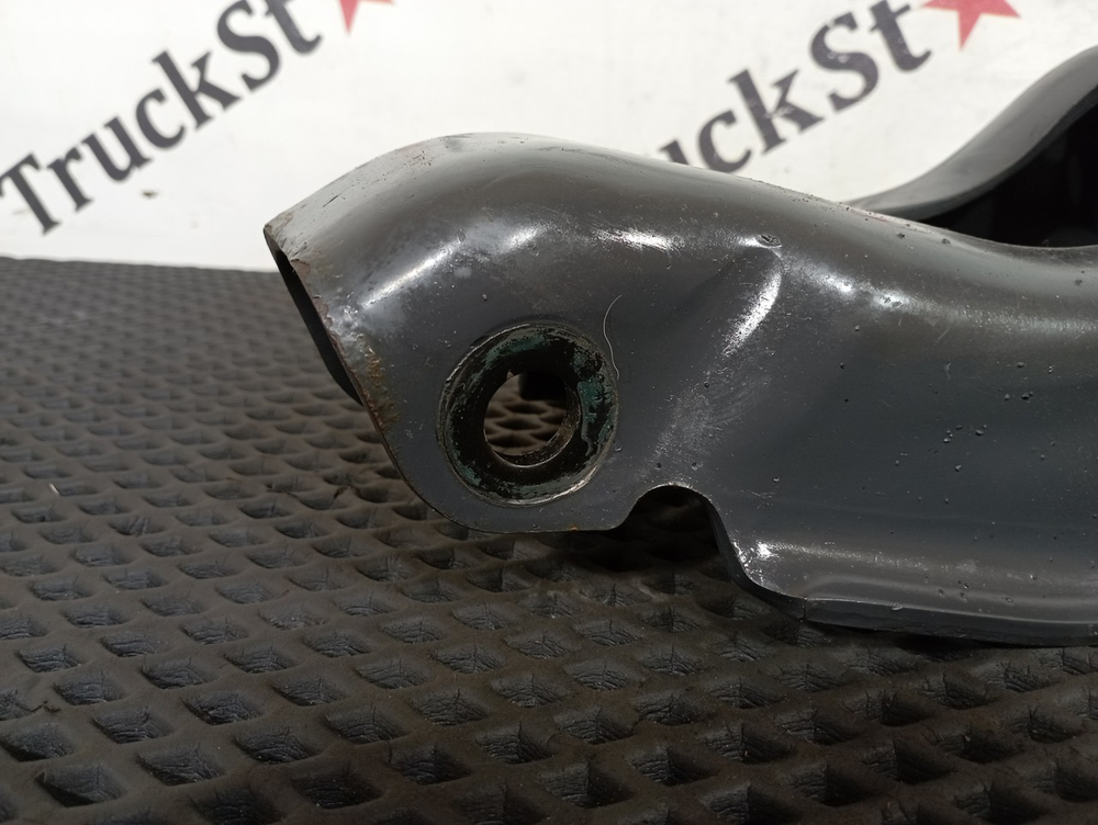 Кронштейн амортизатора переднего верхний