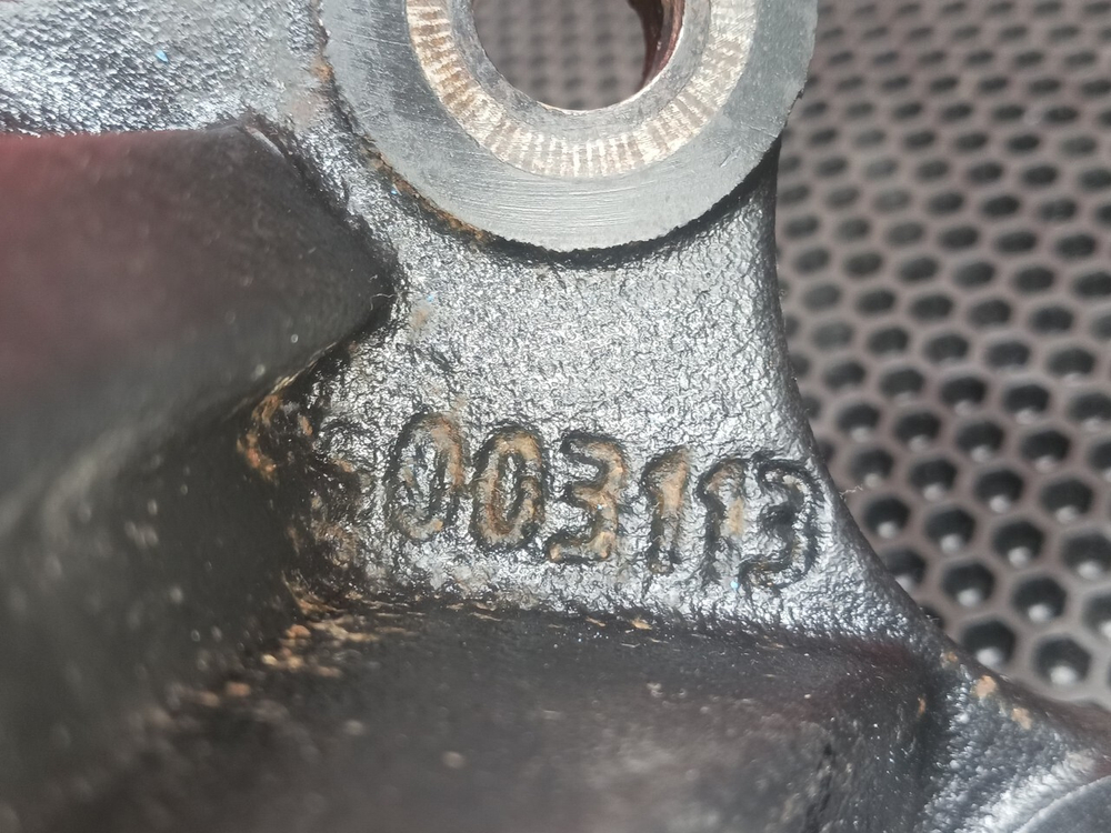 Кронштейн цилиндра подъема кабины 2020г.