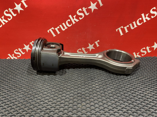 Поршень с шатуном 2023г.