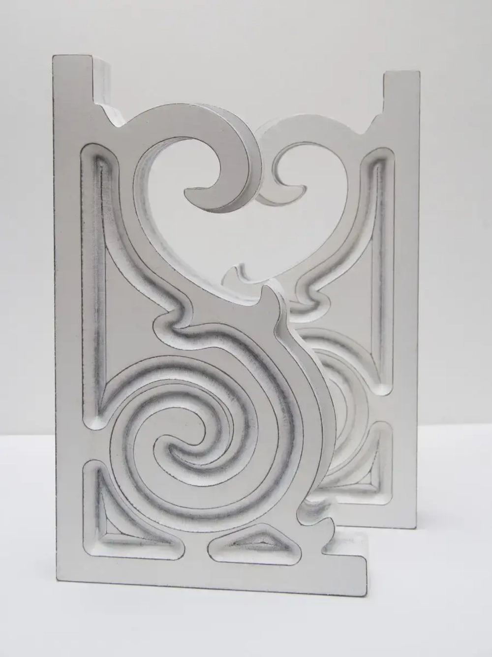 Кронштейн для полки на стену