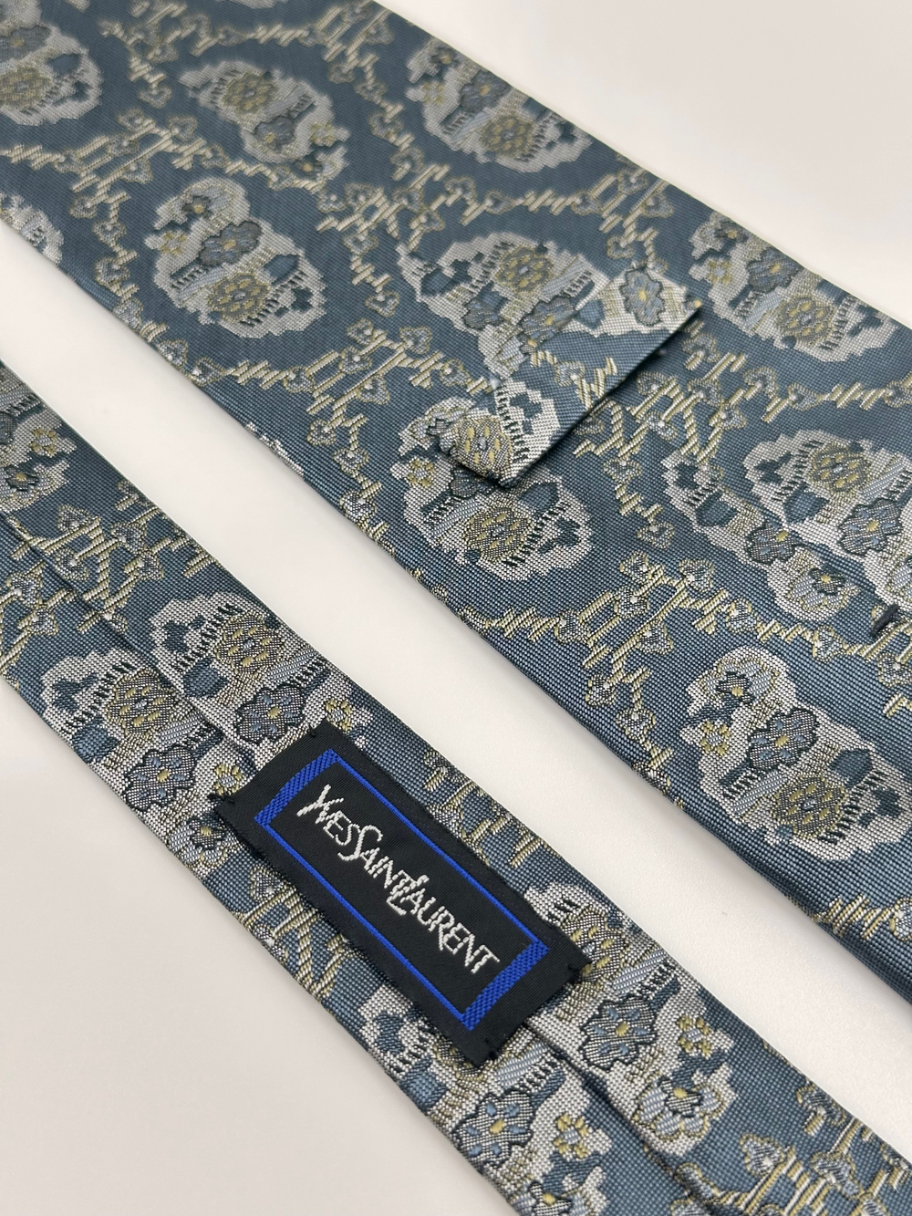 Галстук серый Yves Saint Laurent