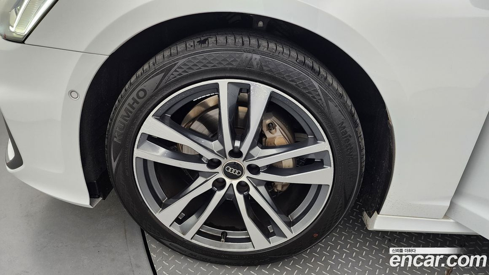 Audi A6 (C8) 40 TDI Quattro Premium (06.2022)
